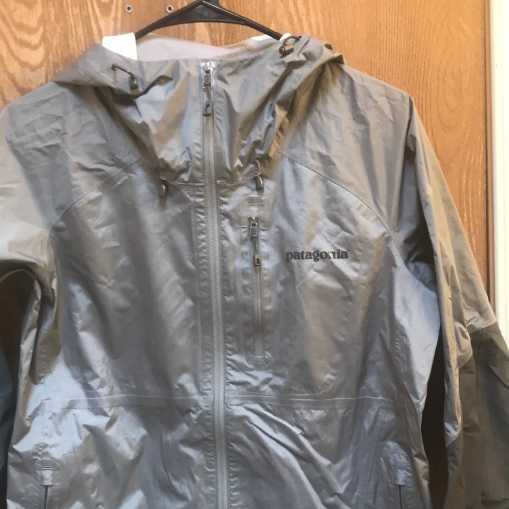 Patagonia rain jacket! Like new!